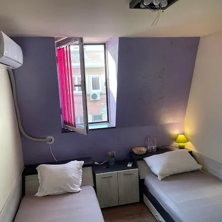Manana House Guest house *